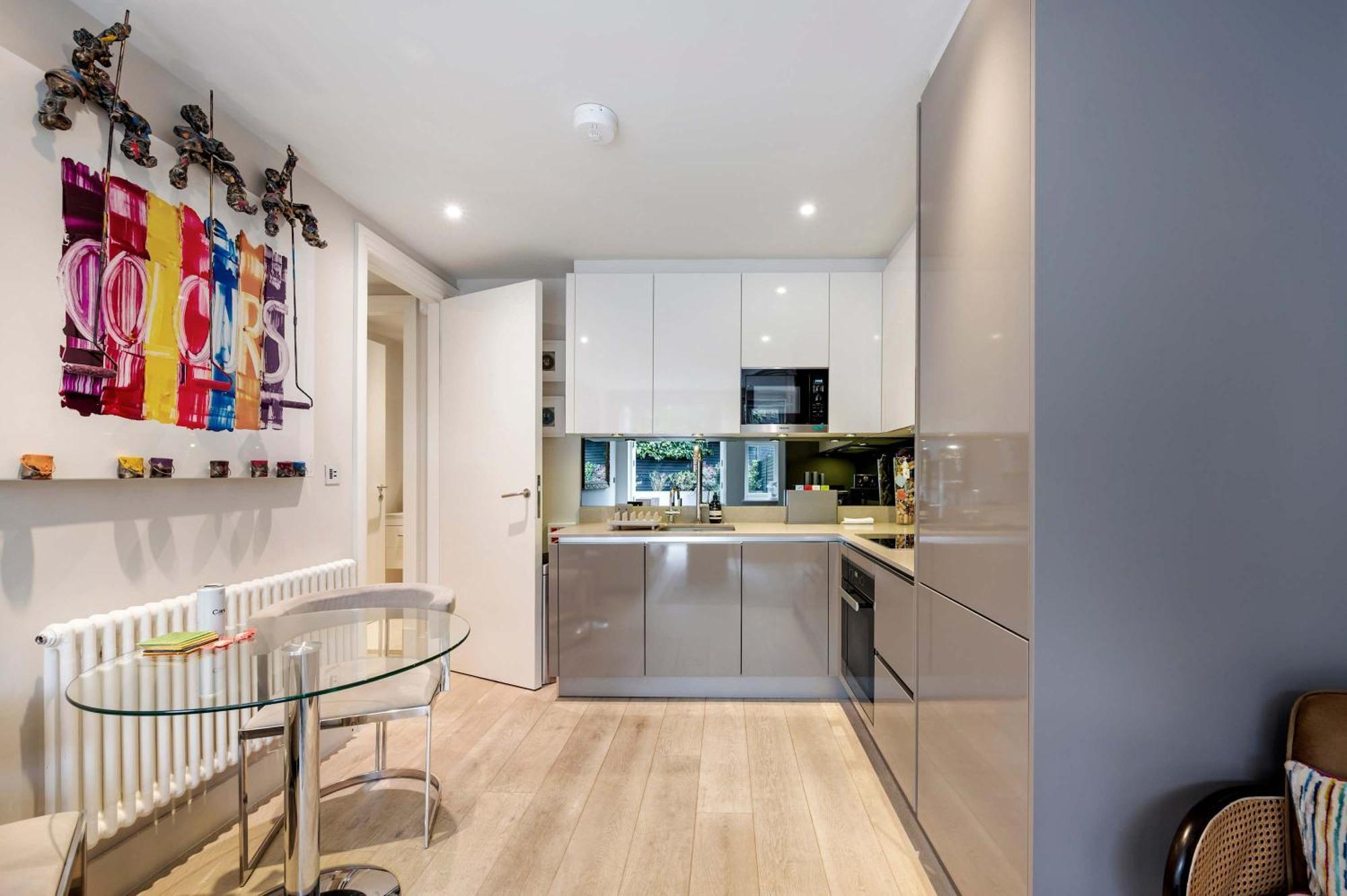 The Bohemian Rhapsody, Hampstead - By Out Of Office Lifestyle Apartament