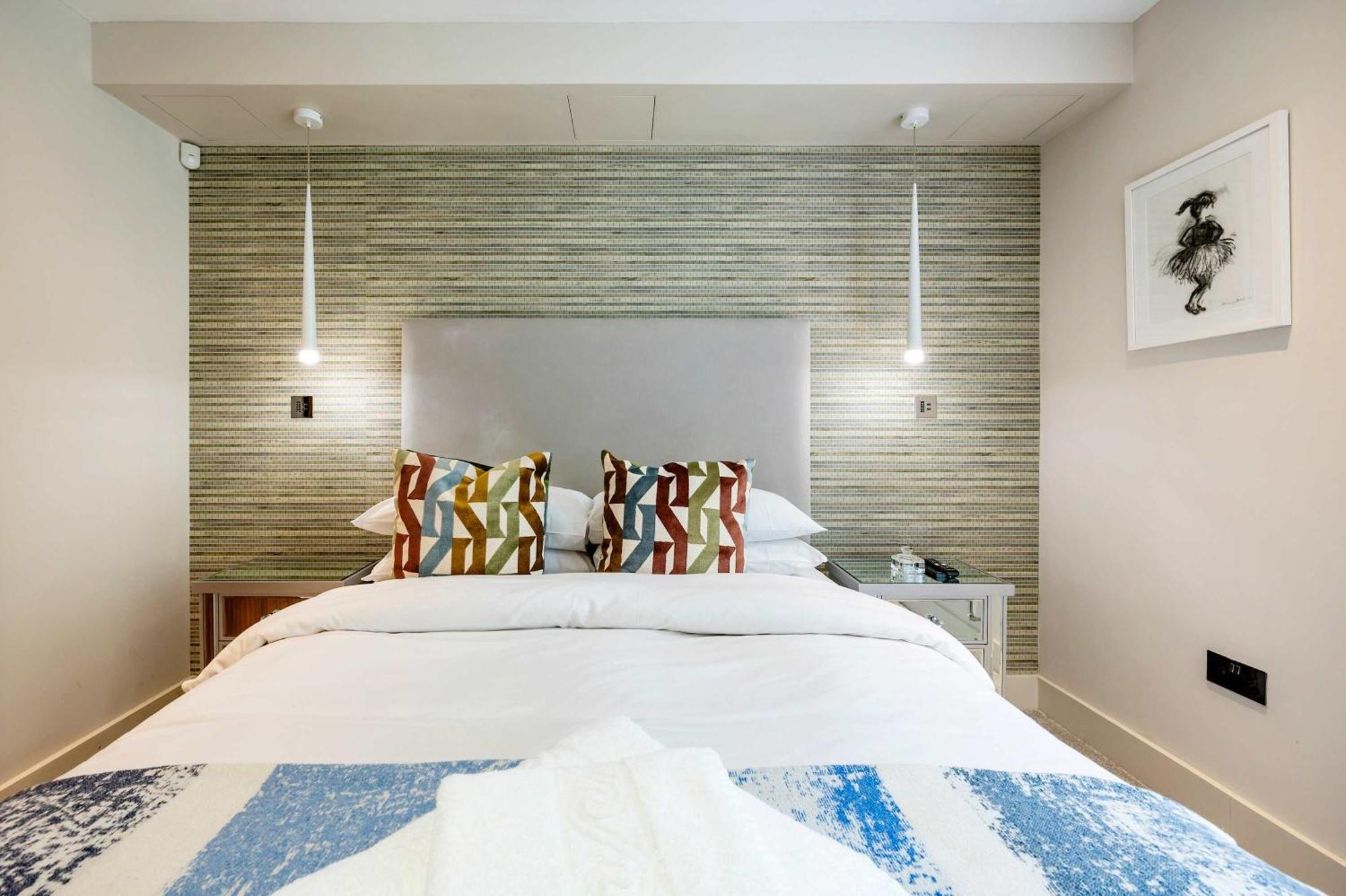 The Bohemian Rhapsody, Hampstead - By Out Of Office Lifestyle Apartament